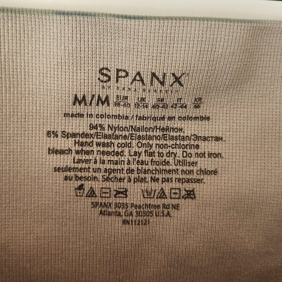 Spanx Look At Me Now Patterned Seamless Crop Leggings sz M - Picture 4 of 4